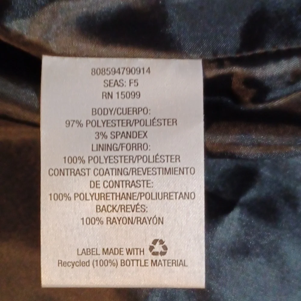 COVINGTON, WOMENS BUISNESS JACKET, BLACK AND WHITE.  SEE MEASUREMENTS.